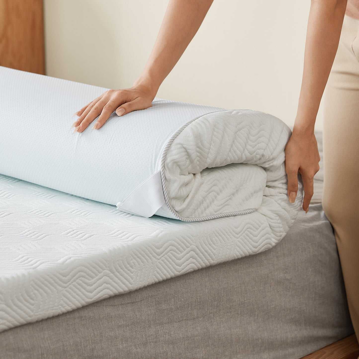 3" Full Size Gel Memory Foam Mattress Topper with Removable Cover, Straps & Non-Slip Bottom